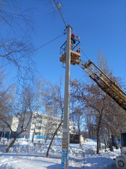 В Ульяновске начат второй этап замены проводов уличного освещения.