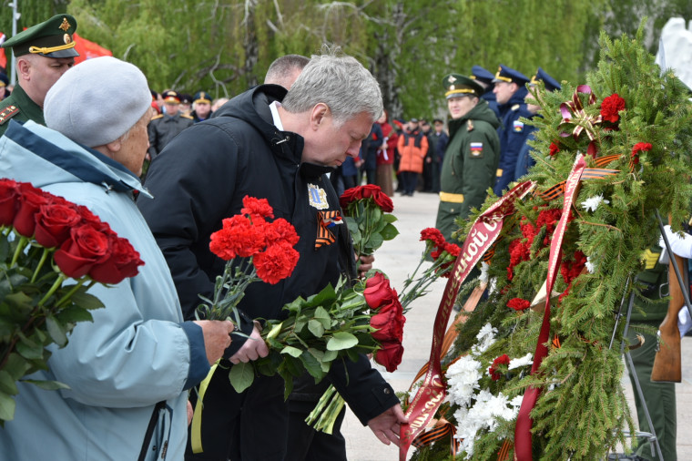 В Ульяновске накануне Дня Победы почтили память погибших в Великой Отечественной войне.