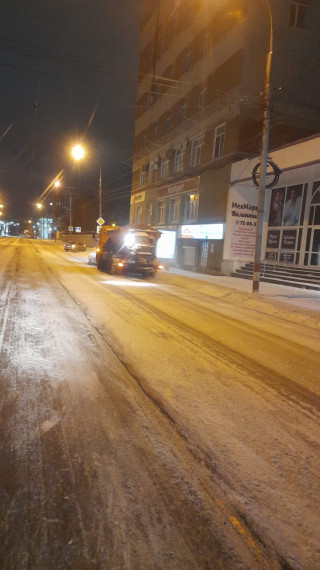 В центре Ульяновска дорожники впервые отказались от пескосоляной смеси.