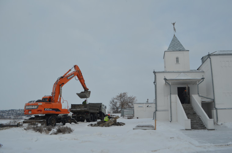 В ульяновском селе Арское завершаются работы по укреплению оползневого склона.