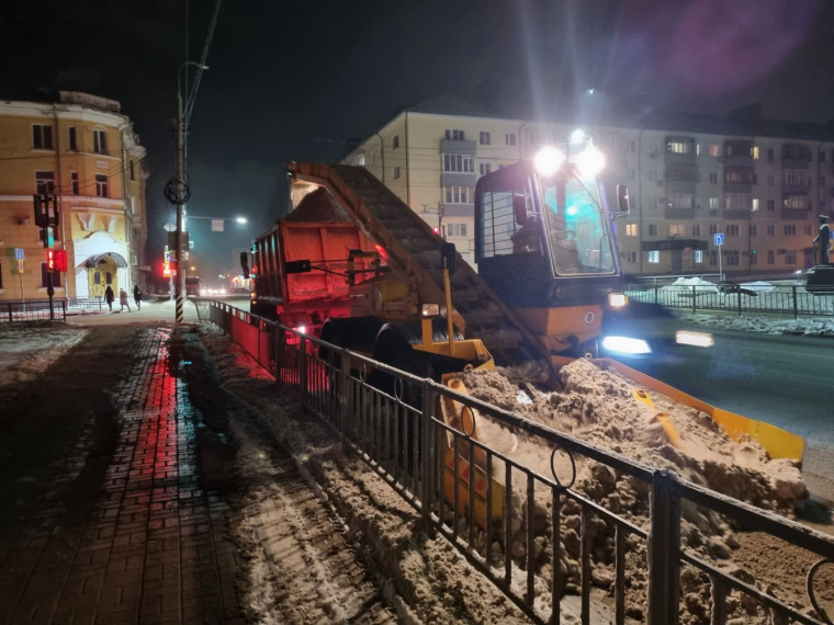 С улиц Ульяновска вывезли 87 самосвалов снега.