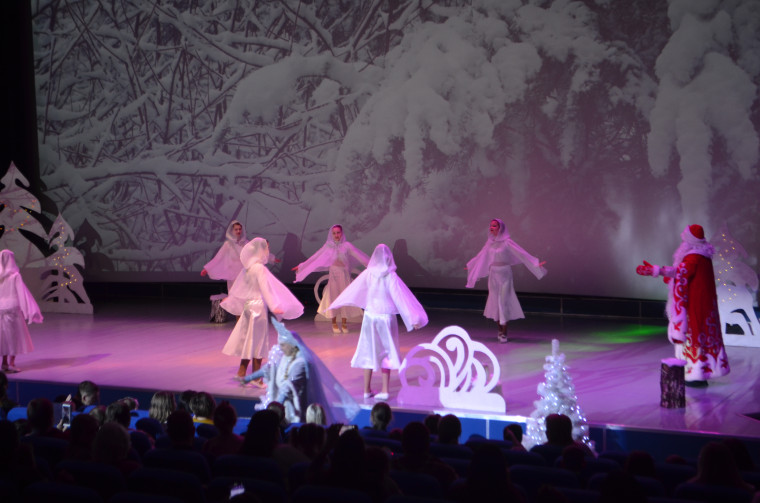 В ККК «Современник» прошла кино-театрализованная сказка «Волшебное перо сказочного леса».