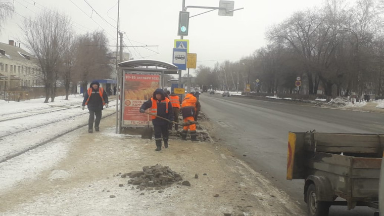С улиц Ульяновска вывезли ещё 140 самосвалов снега.