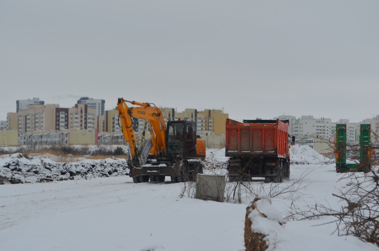 В Засвияжском районе Ульяновска завершают устройство котлована под основание новой дороги.