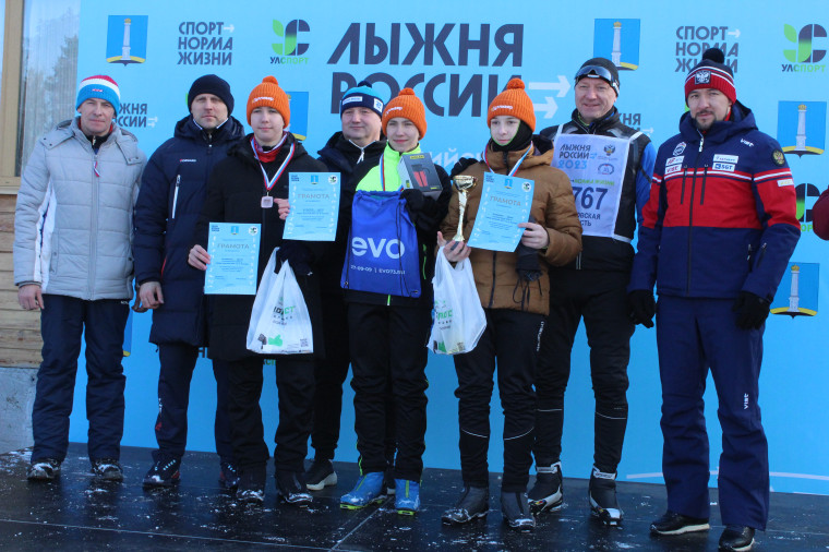 Более 1200 ульяновцев приняли участие в спортивном празднике «Лыжня России-2023».