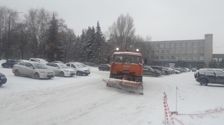22 февраля на улицах Ульяновска работает 88 единиц техники.