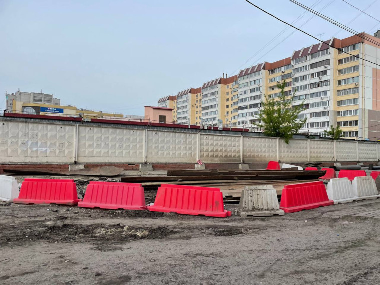 МУП «Ульяновскводоканал» ремонтирует коллектор в Засвияжском районе.