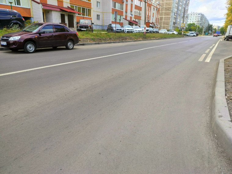 На восьми улицах Ульяновска обновлено асфальтовое покрытие.