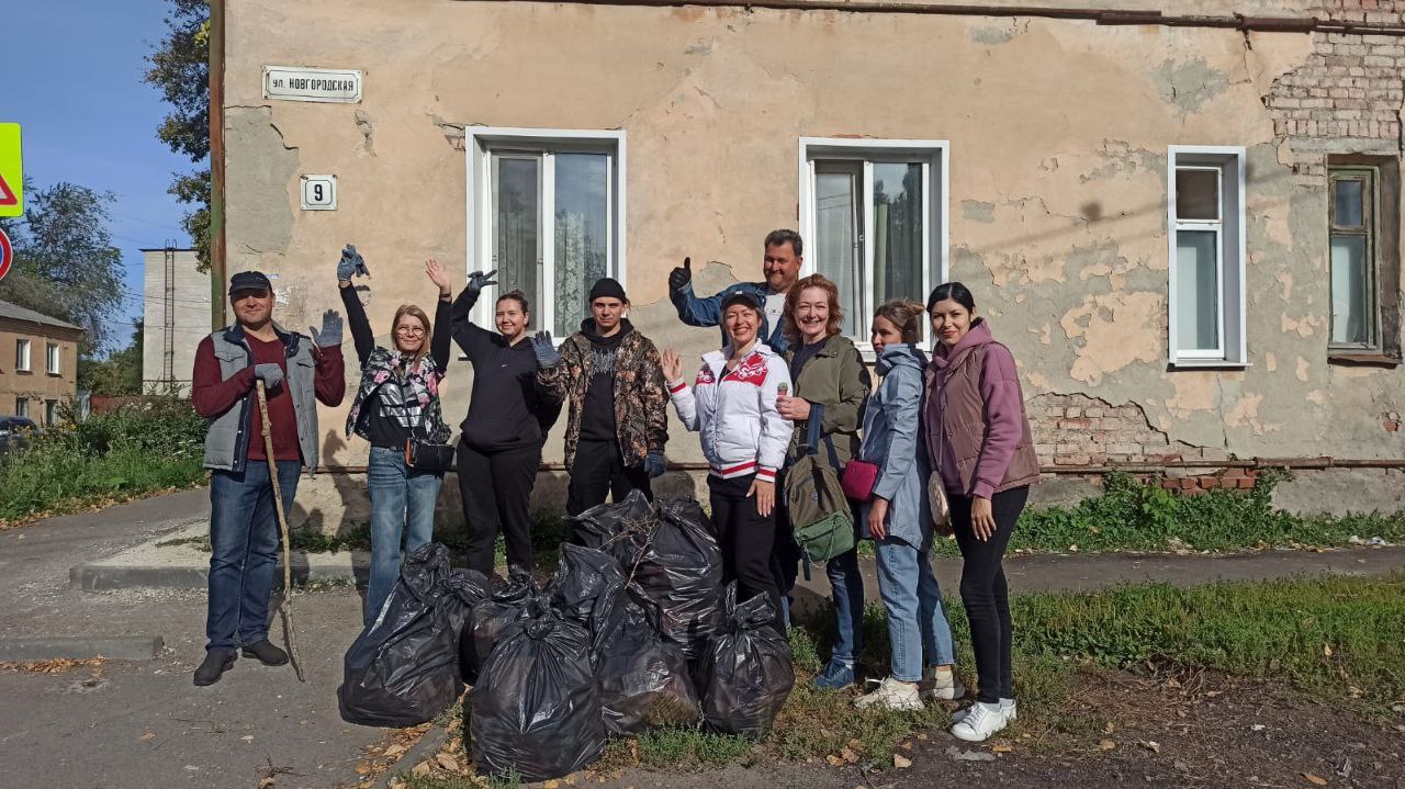 Более трёх с половиной тысяч ульяновцев вышли на городской субботник.