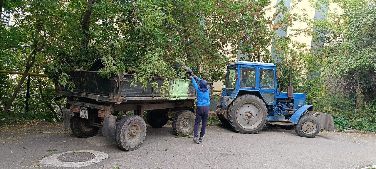 Более трёх с половиной тысяч ульяновцев вышли на городской субботник.