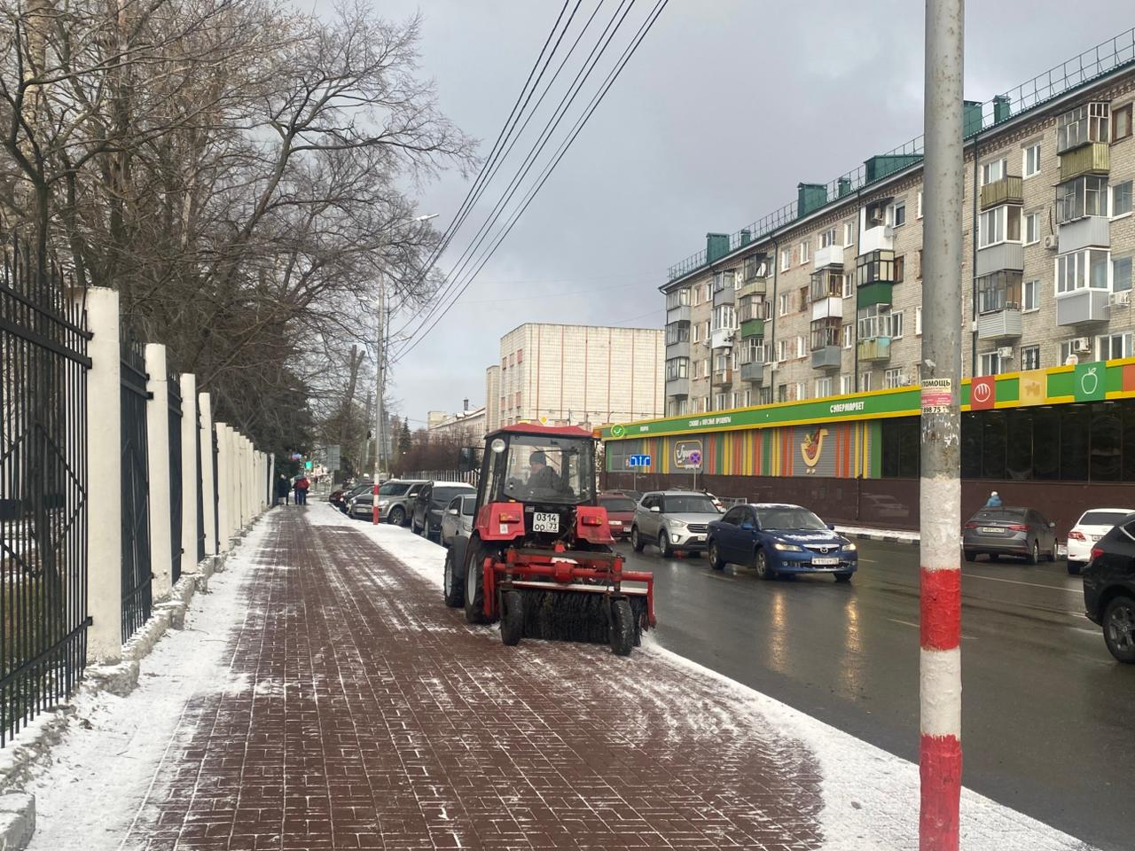 В ночь на 6 ноября ульяновские дорожники использовали 148 тонн пескосоляной смеси.